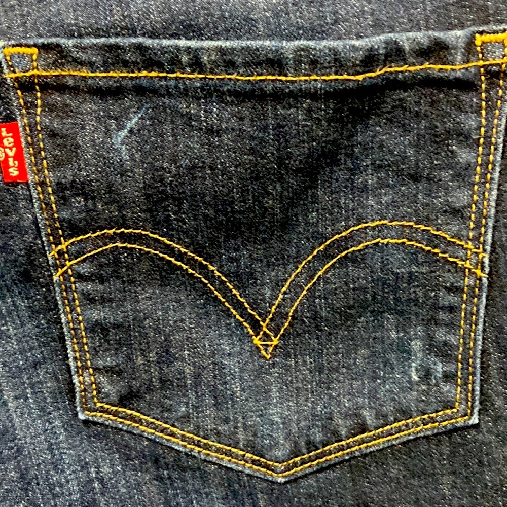 LEVIS 525 “Perfect Waist Straight” Jeans. Size 14